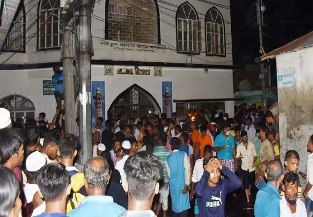 মসজিদে বিস্ফোরণ ঘটনায় আরও একজনের মৃত্যু, মোট ২৬