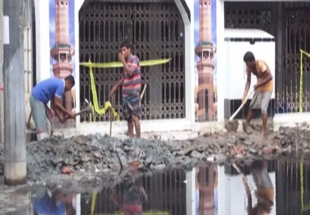 মসজিদে বিস্ফোরণ: খোঁড়াখুঁড়ির শুরু করেছে তিতাস