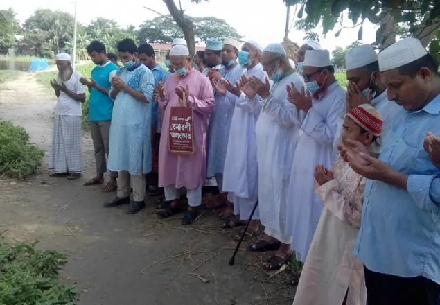 মসজিদে বিস্ফোরণ: ইমাম নেছারীর কবর জিয়ারত করেন জামায়াত