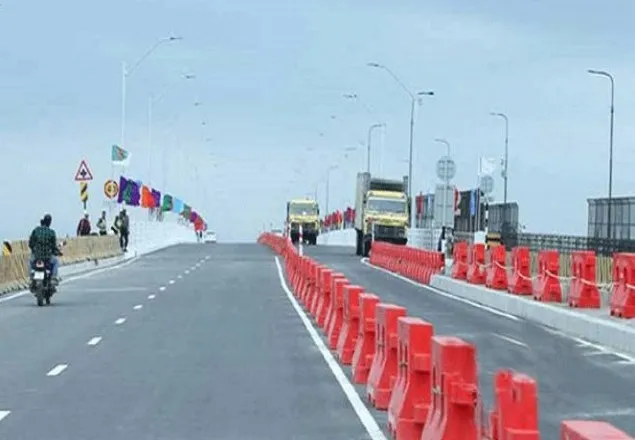 কাচঁপুর ব্রিজে ছুরিকাঘাতে এক ব্যক্তিকে হত্যা