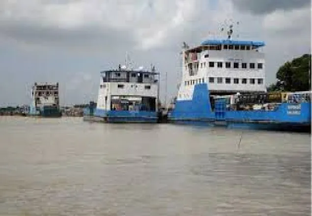 কাঁঠালবাড়ী-শিমুলিয়ায় এখনও ব্যাহত হচ্ছে ফেরি চলাচল
