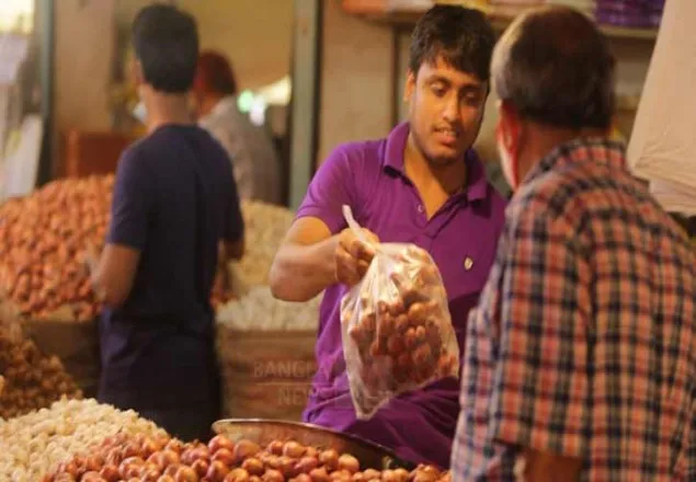 পেঁয়াজের বাজার নিয়ন্ত্রণে ৩ পদক্ষেপ