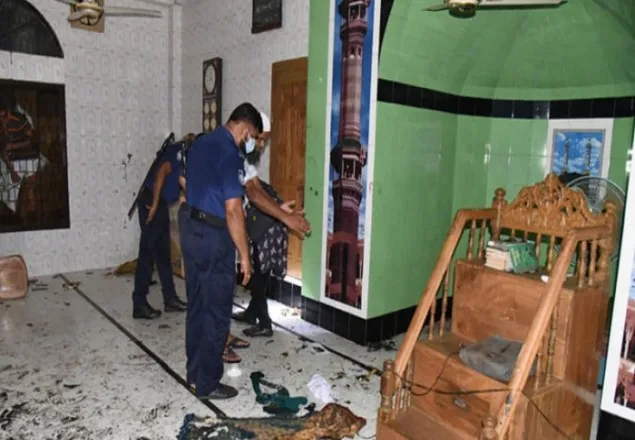পাইপ লাইনের লিকেজ, বৈদ্যুতিক স্পার্ক থেকে মসজিদে বিস্ফোরণ
