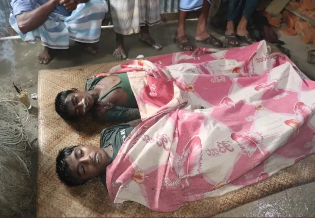 হাতিয়ায় ট্রলারডুবিতে ২ জেলের মৃত্যু, উদ্ধার ৮