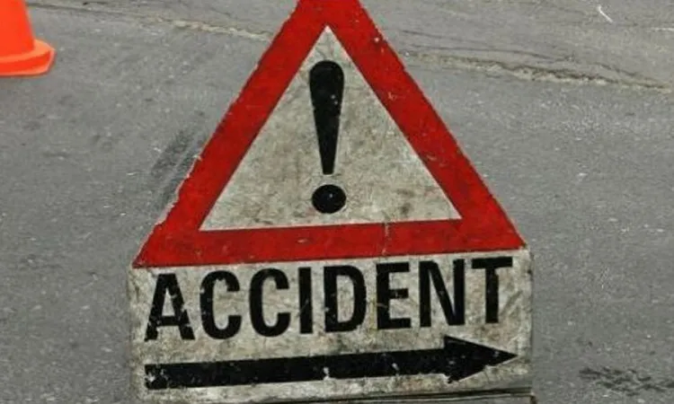 Rickshaw puller killed in road crash at Dhaka's Kakrail