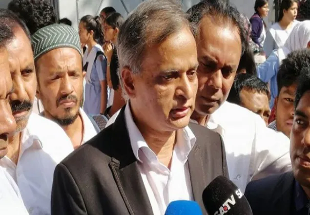 ফেসবুক স্ট্যাটাস: দুই সপ্তাহের জন্য ইউনুস আলী আকন্দকে পেশা থেকে অব্যাহতি