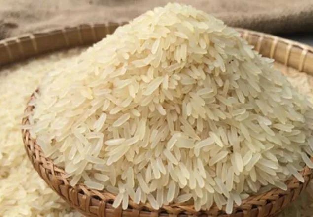 চালেও লেগেছে পেঁয়াজের ঝাঁজ
