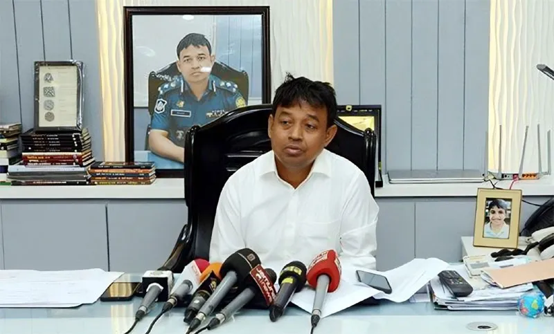 ডলার মজুত করলে ব্যবস্থা : ডিবি প্রধান