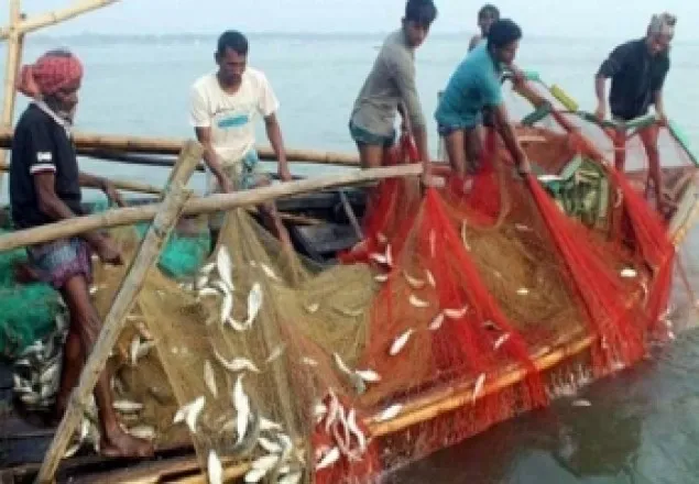 ৩৬ জেলার জেলেদের জন্য ১০ হাজার ৫৬৭ মেট্রিক টন চাল বরাদ্দ