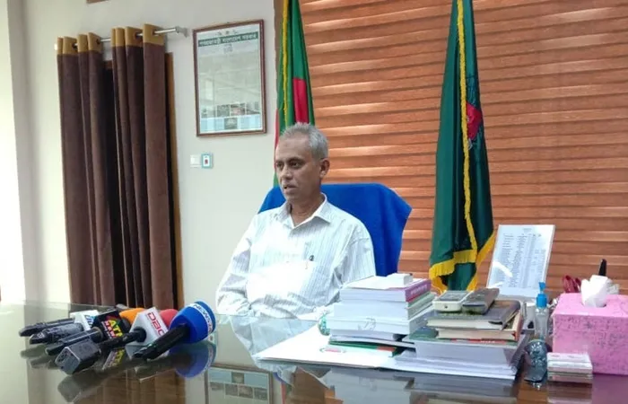 ৩০০ আসনে ইভিএমে ভোট করার সক্ষমতা নেই: ইসি আলমগীর