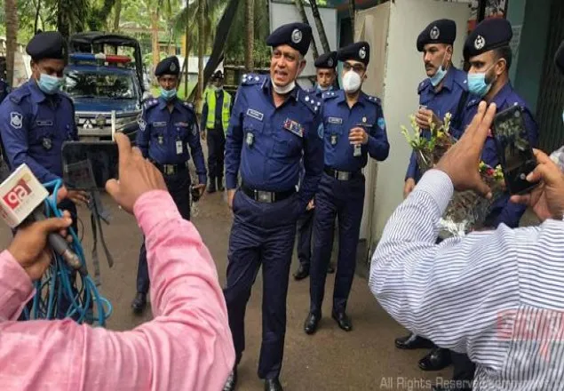 বেগমগঞ্জে বিবস্ত্র করে গৃহবধুকে নির্যাতন, ঘটনাস্থলে ডিআইজি
