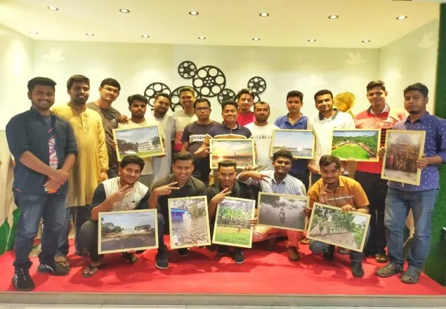 বছরের সেরা ১০ ফটোগ্রাফারকে এওয়ার্ড প্রদান