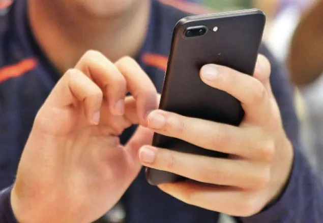 ফোনের পর্দা ও ইস্পাতে ২৮ দিন বাঁচে করোনাভাইরাস