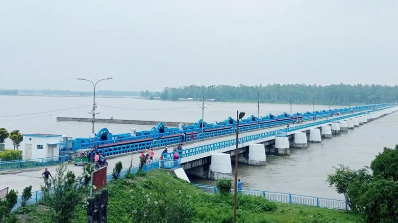 হঠাৎ বাড়ছে তিস্তার পানি, বিপৎসীমা ছুঁই ছুঁই