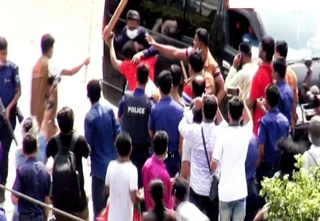 ফেনীতে ধর্ষণবিরোধী লংমার্চে হামলা, আহত ২০