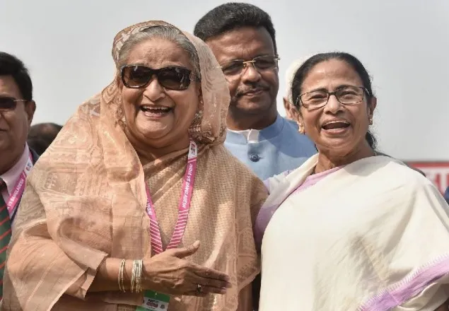 মমতাকে উপহার পাঠালেন শেখ হাসিনা