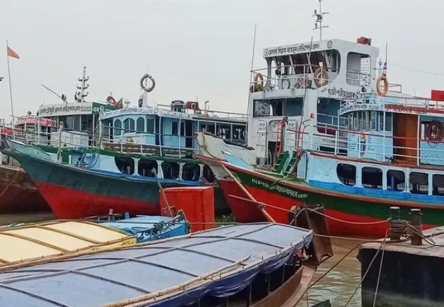 কাঁঠালবাড়ী-শিমুলিয়া রুটে এবার লঞ্চও বন্ধ