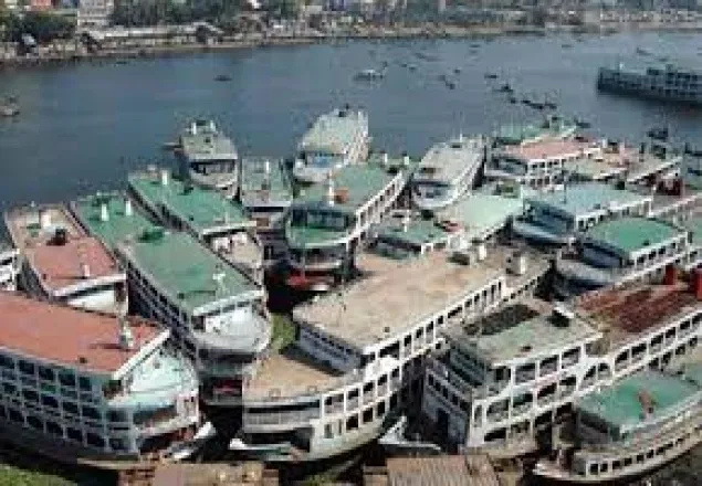 অনির্দিষ্টকালের ধর্মঘটে নৌযান শ্রমিকরা