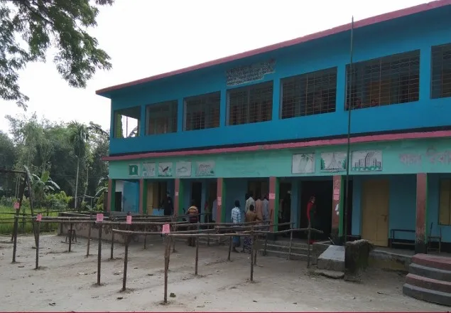 হাতীবান্ধায় ব্যালট পেপার ছিনতাইয়ের অভিযোগে দুই আ.লীগ কর্মীর কারাদন্ড