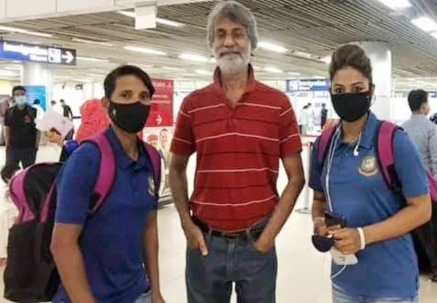 আইপিএল খেলতে ঢাকা ছাড়লেন জাহানারা-সালমা