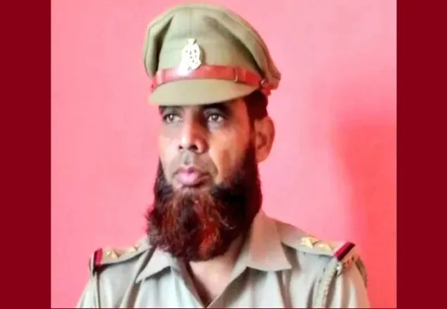 দাড়ি রাখার কারণে বরখাস্ত হলেন ভরতীয় মুসলিম পুলিশকর্মী