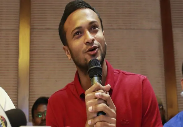 লাইভে আসছেন সাকিব, বেছে নেবেন ১০ ভাগ্যবান ভক্তকে