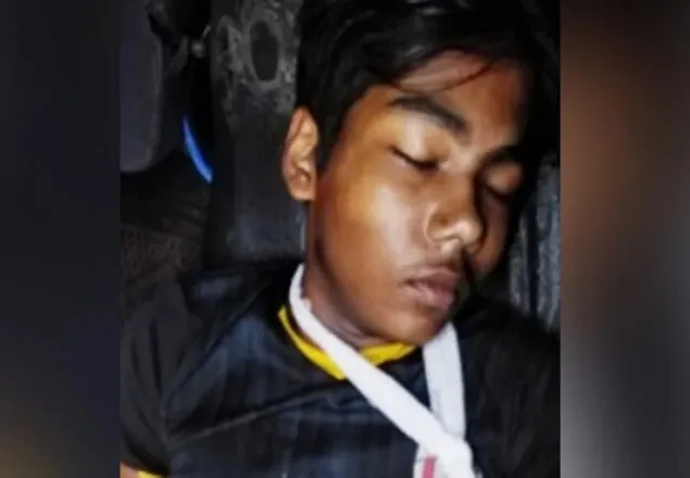 বোমা তৈরি করতে গিয়ে বিস্ফোরণে যুবক আহত 