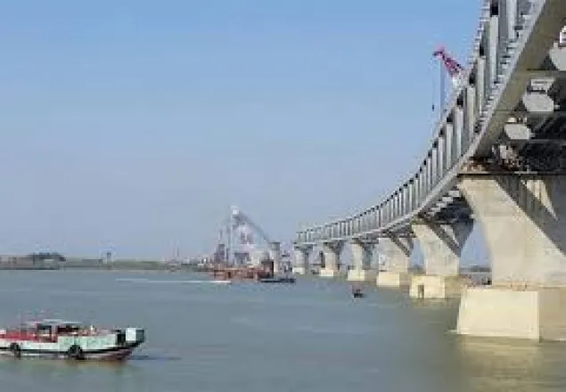 নাব্যতা সংকটে আজ বসেনি পদ্মা সেতুর ৩৫তম স্প্যান