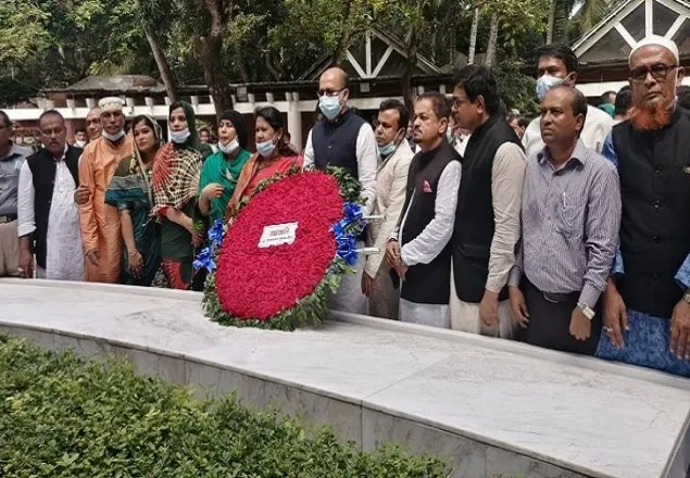 টুঙ্গীপাড়ায় বঙ্গবন্ধুর সমাধিতে কৃষক লীগের শ্রদ্ধা