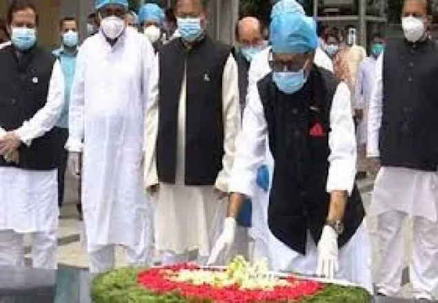 বঙ্গবন্ধুর প্রতিকৃতিতে আওয়ামী লীগের শ্রদ্ধা