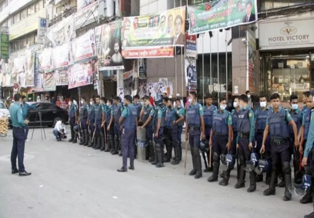  বিএনপির কার্যালয় ঘিরে রেখেছে পুলিশ