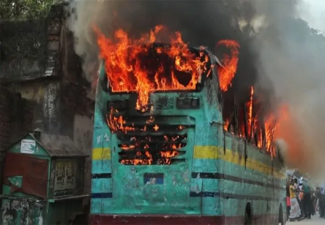 রাজধানীতে বাসে আগুন: ৯ মামলায় গ্রেপ্তার ২০