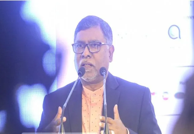 বিদেশ থেকে ফিরলে করোনা সার্টিফিকেট বাধ্যতামূলক