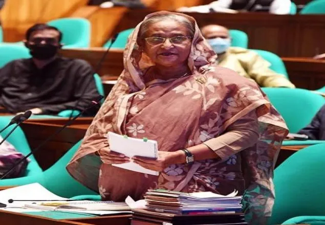 আবারো বাসে আগুন কার স্বার্থে : প্রধানমন্ত্রী