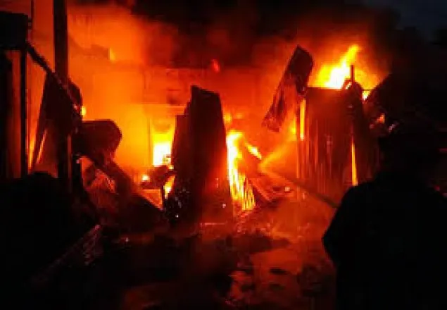 টঙ্গীতে তুলার গুদামে আগুন