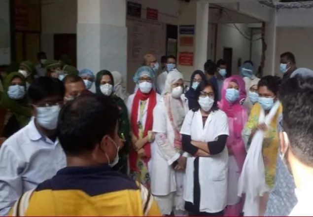 মানসিক হাসপাতালের রেজিস্ট্রারের মুক্তির দাবিতে বিক্ষোভ, জরুরি সেবা বন্ধ