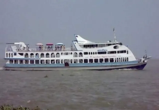 মেঘনায় চাঁদপুরগামী লঞ্চে ডাকাতি