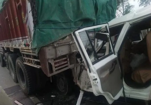 ভারতে বিয়ে বাড়ি থেকে ফেরার পথে সড়কে ঝরল ১৪ প্রাণ
