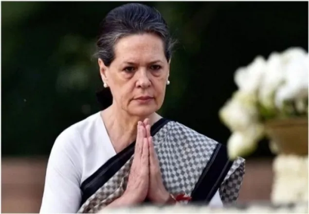 যে কারণে দিল্লি ছাড়লেন সোনিয়া গান্ধী