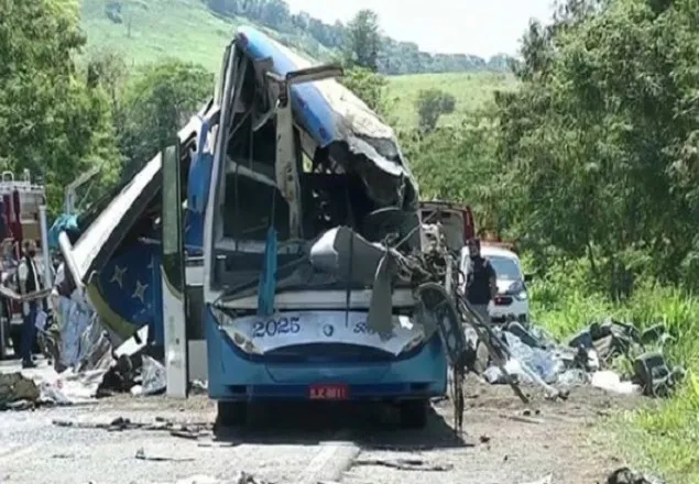ব্রাজিলে বাস-ট্রাক সংঘর্ষে নিহত ৪১