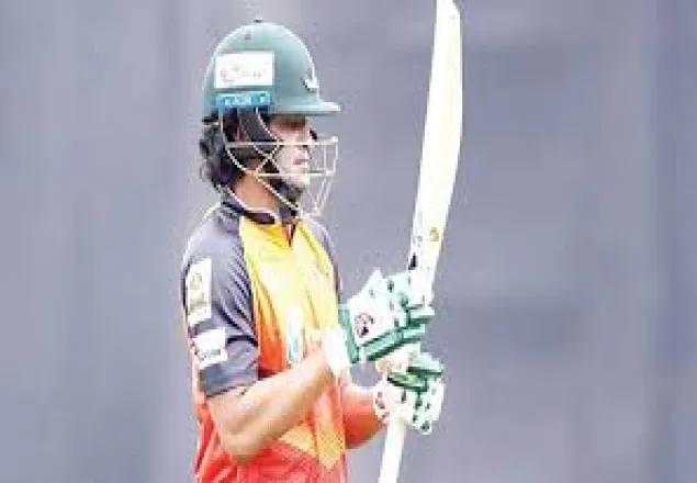 টস হেরে চট্টগ্রামের বিপক্ষে ব্যাটিংয়ে খুলনা