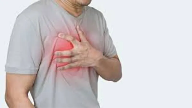 কেন হার্ট অ্যাটাক হয়? লক্ষণ দেখলে যা করবেন
