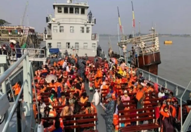 জাহাজে চড়ে ভাসানচরের পথে ১৬৪২ জন রোহিঙ্গা