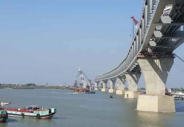 বসলো ৪০তম স্প্যান, পদ্মাসেতুর ৬ কিলোমিটার দৃশ্যমান