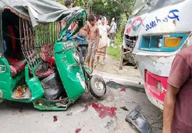 সারাদেশে সড়কে ঝরল ২০ প্রাণ
