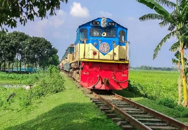 চট্টগ্রামে সাগরিকা ট্রেনের ইঞ্জিন লাইনচ্যুত
