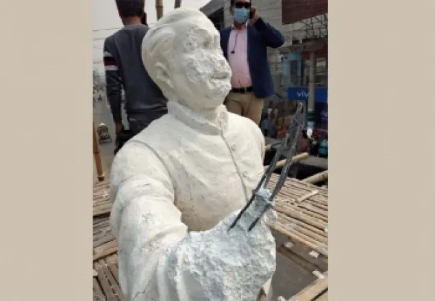 কুষ্টিয়ায় বঙ্গবন্ধুর নির্মাণাধীন ভাস্কর্য ভাঙচুর