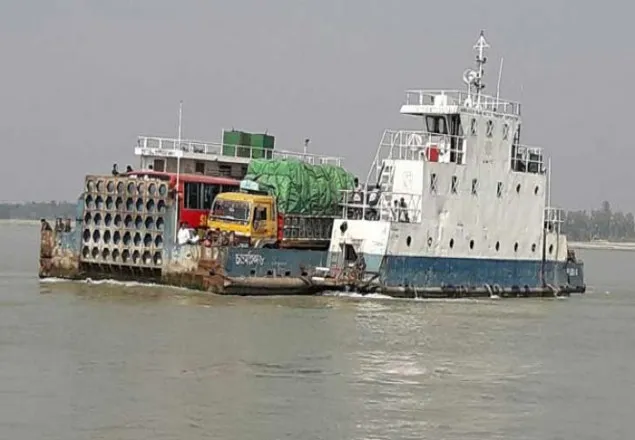 দৌলতদিয়া-পাটুরিয়া নৌরুটে ফেরি চলাচল শুরু