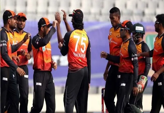জহুরুল-মাশরাফি নৈপুণ্যে ফাইনালে খুলনা