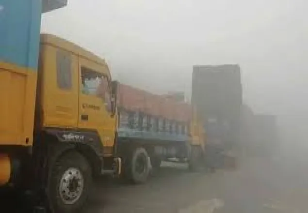 কুয়াশার কারণে বঙ্গবন্ধু সেতু এলাকায় তীব্র যানজট